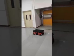 AGV passando por mercadorias chuveiro de ar transferência automatizada de material em ambiente controlado