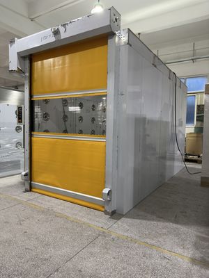 Chuveiro industrial de ar pesado com design à prova de vento segmentado e cortina resistente a lacrimejos de 0,8 mm para salas limpas conformes à ISO 14644-1