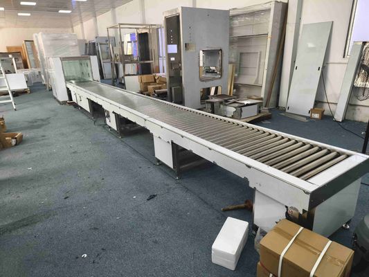 Caixa de passagem com cortina de ar para transportador de rolos motorizado | Sistema de transferência para sala limpa