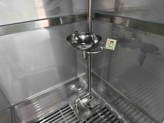 Sala de chuveiro e de lavagem de olhos de segurança de emergência com caixa de aço inoxidável SUS304, fluxo de chuveiro de 120-180 L/min e tamanho compacto de 1000 × 1000 × 2400 mm