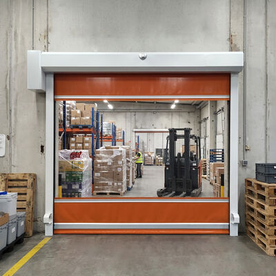Porta de alta velocidade com sensor de radar e cortina de PVC de 0,8 mm resistente ao vento para instalações industriais