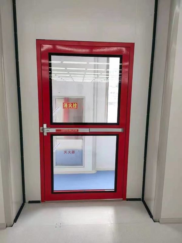 Portas de saída de emergência certificadas pela UL.